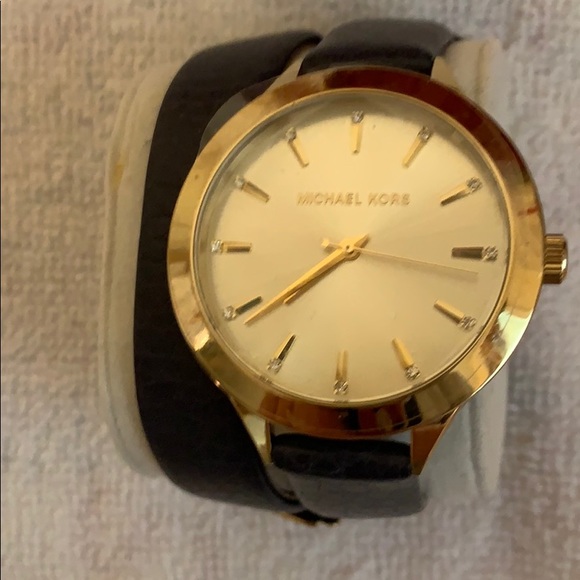 Michael Kors - Picture 1 of 5